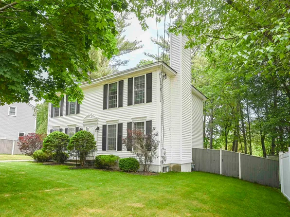 17 Windward Lane, Manchester, NH 03104