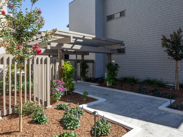 36 Mansion Ct, Menlo Park, CA 94025