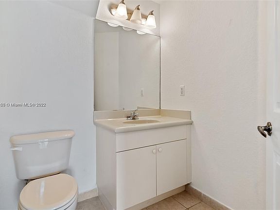 4th image of 11201 NW 83rd St APT 203