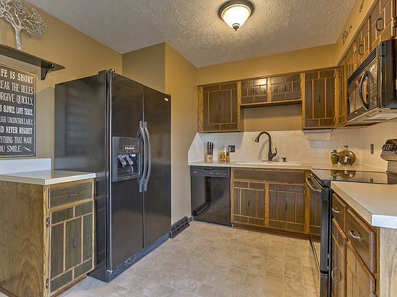 5th image of 6206 S 143rd St