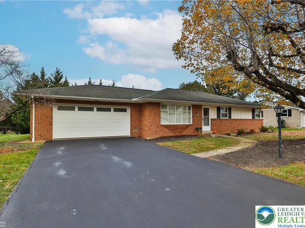 1327 Cobbler Ln, Allentown, PA 18104