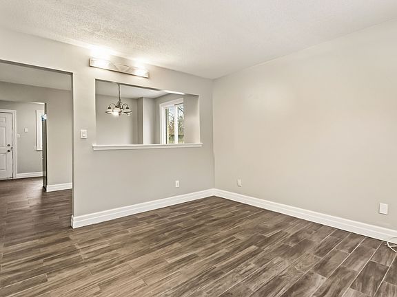 3rd image of 223 Brunswick Cres