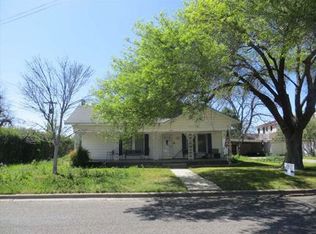 1204 Avenue D, Ozona, TX 76943