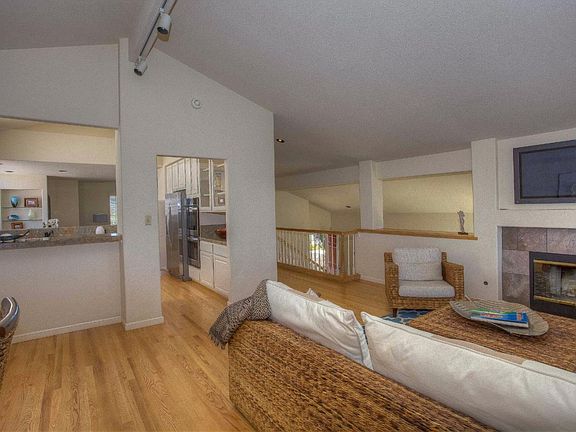 5th image of 876 Pilarcitos Ave