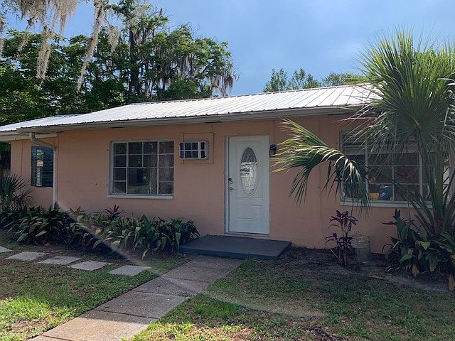 1st image of 207 Stewart Ave