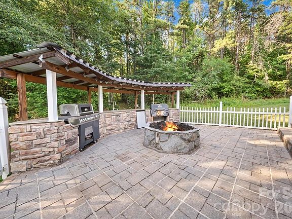 4th image of 4690 Celia Creek Rd