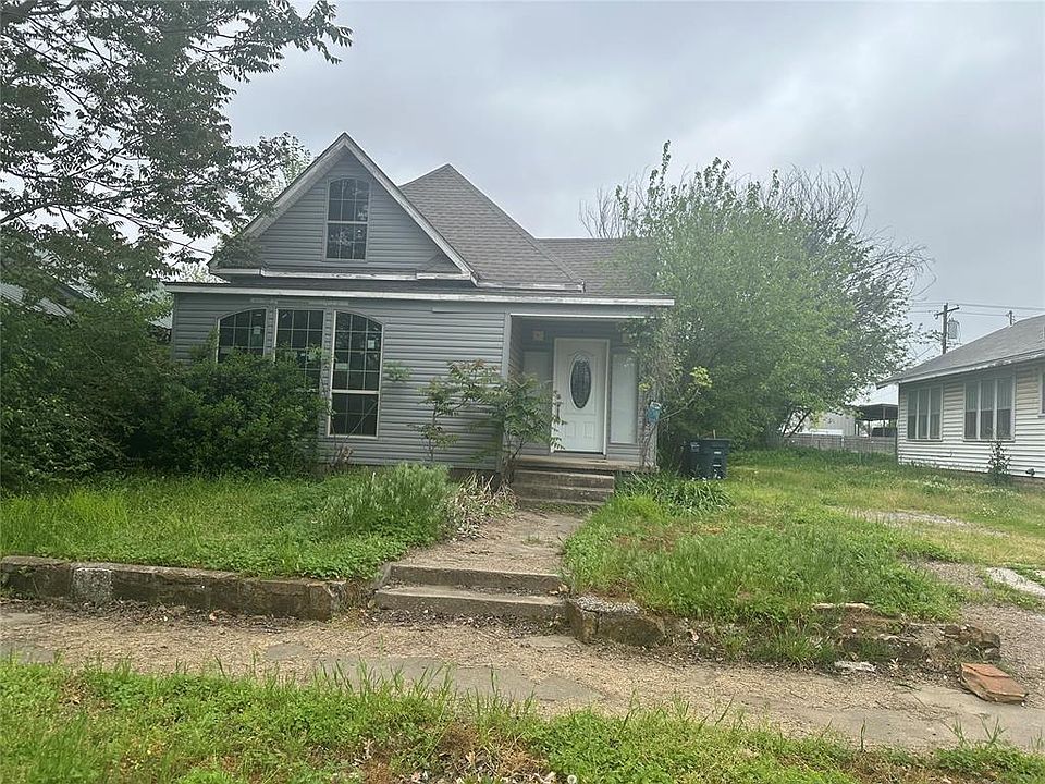 1st image of 648 N Louisa Ave