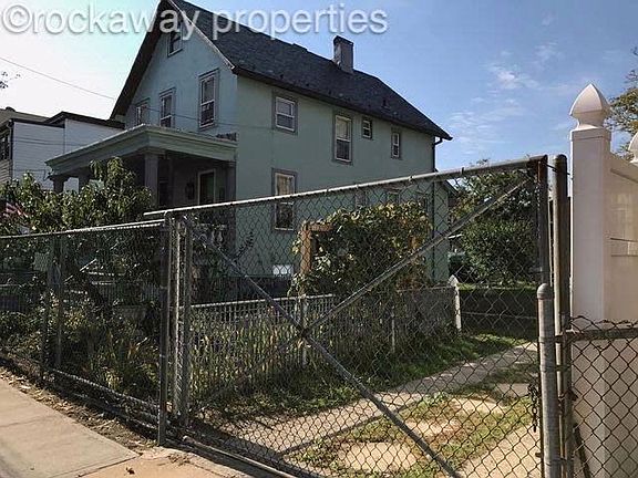 3rd image of 223 Beach 96th St