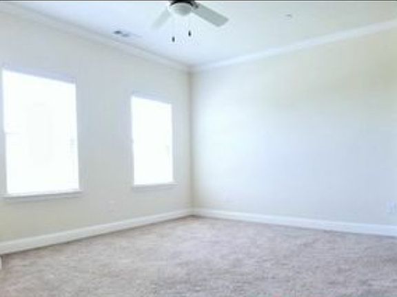5th image of 517 Royal Ln