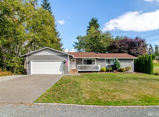 262 Dundee Dr, Camano Island, WA 98282