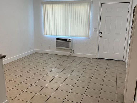 5th image of 11800 White Ave #1