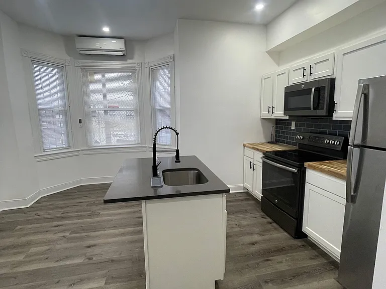 2507 Saint Paul St #1 — Photo 2