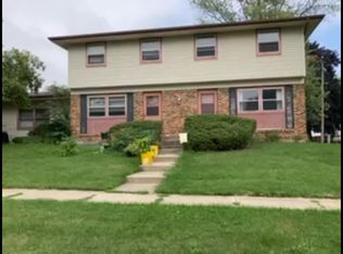 2218 Mineral Point Ave, Janesville, WI 53548