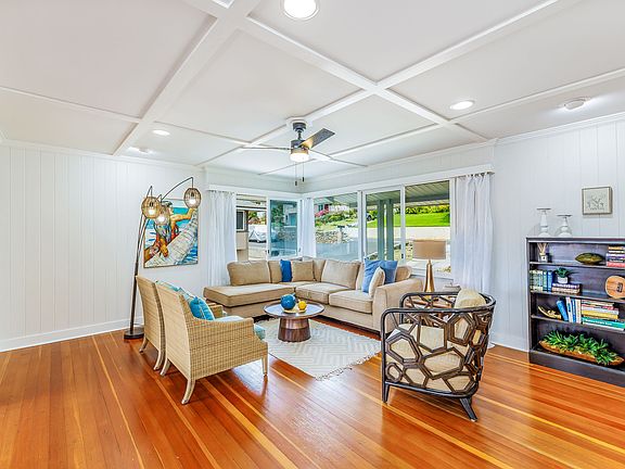 5th image of 108 Halenani Dr #1