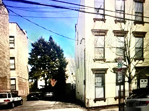 86 South Street image 13 of 13