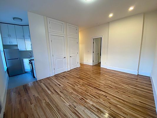 1st image of 100 W 105th St #D5