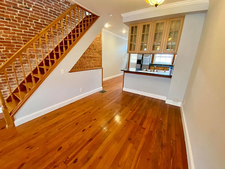 106 S Bouldin St — Photo 6