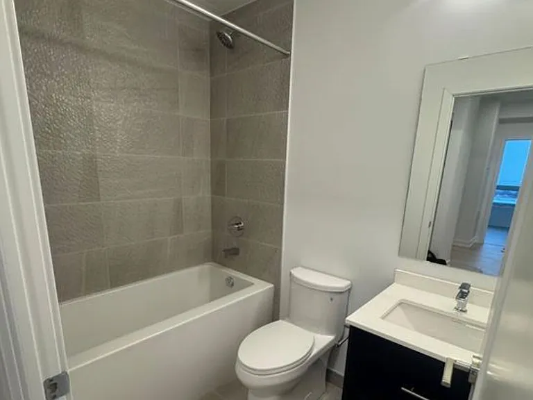 5105 Hurontario St #2511 — Photo 7