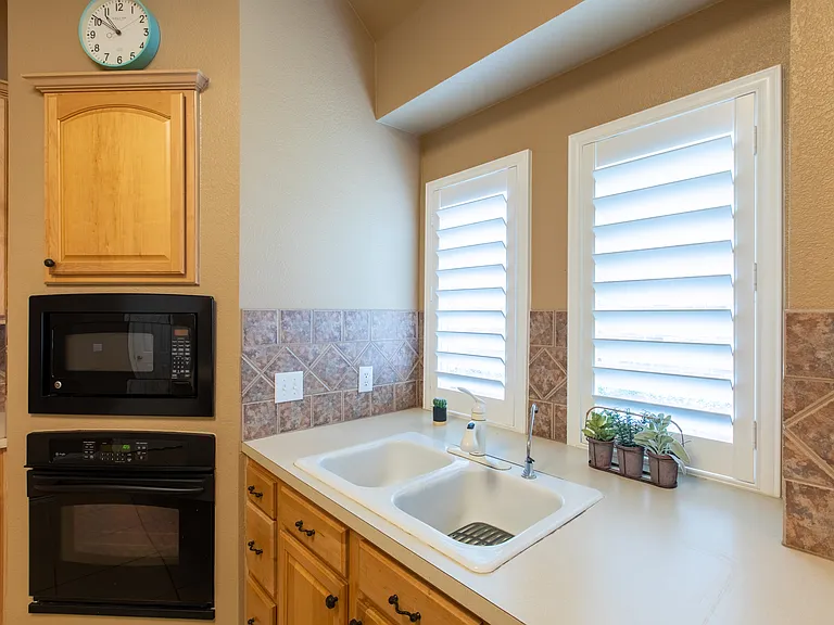 11259 Blackhawk Dr — Photo 10