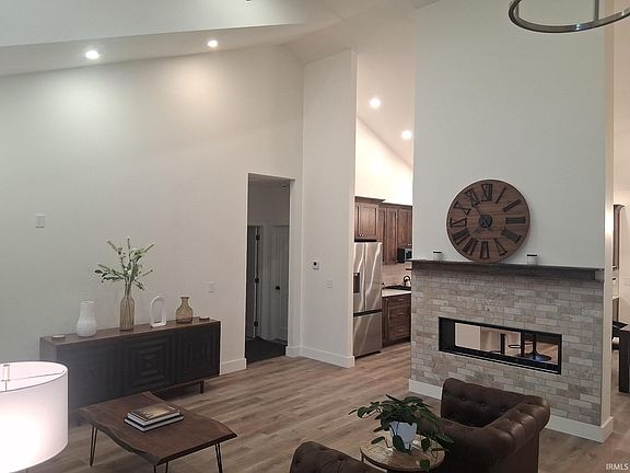 3rd image of 823 Spyglass Hill Dr