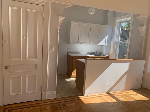 4th image of 102 Lincoln Pl Floor 2