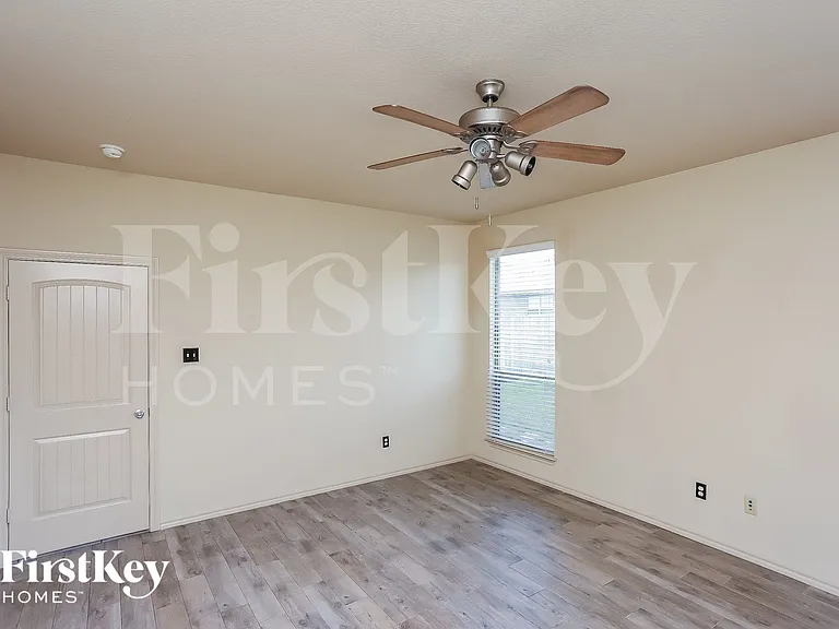 14413 Artesia Ct — Photo 8