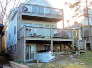 9109 Lake Shore Dr, Gary, IN 46403