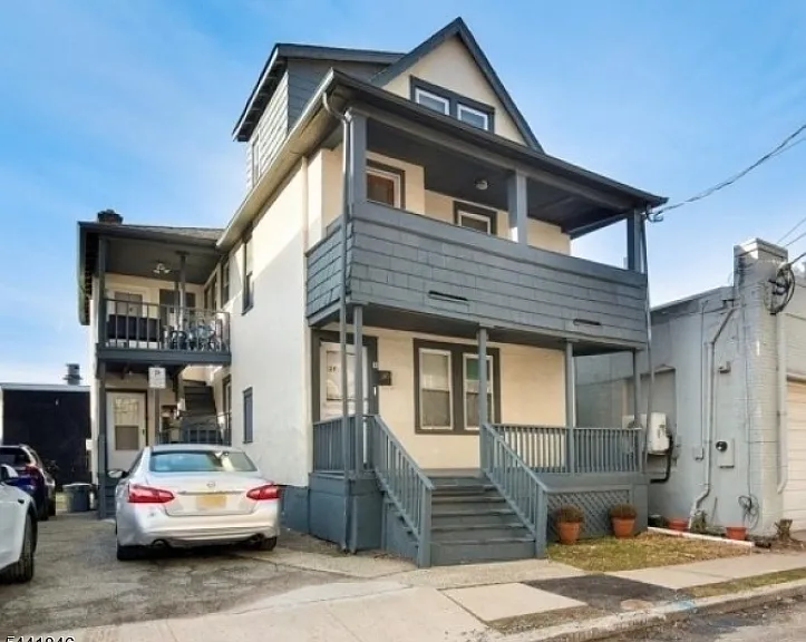6 Lackawanna Pl #2F — Photo 11