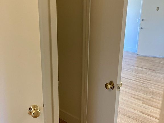 5th image of 1516 Pershing Dr #I