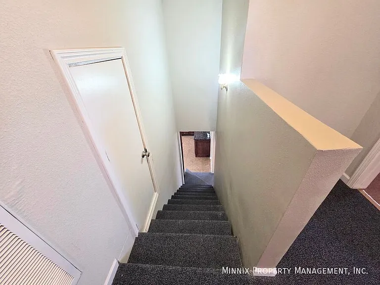 1325 E Cowden Ave — Photo 24