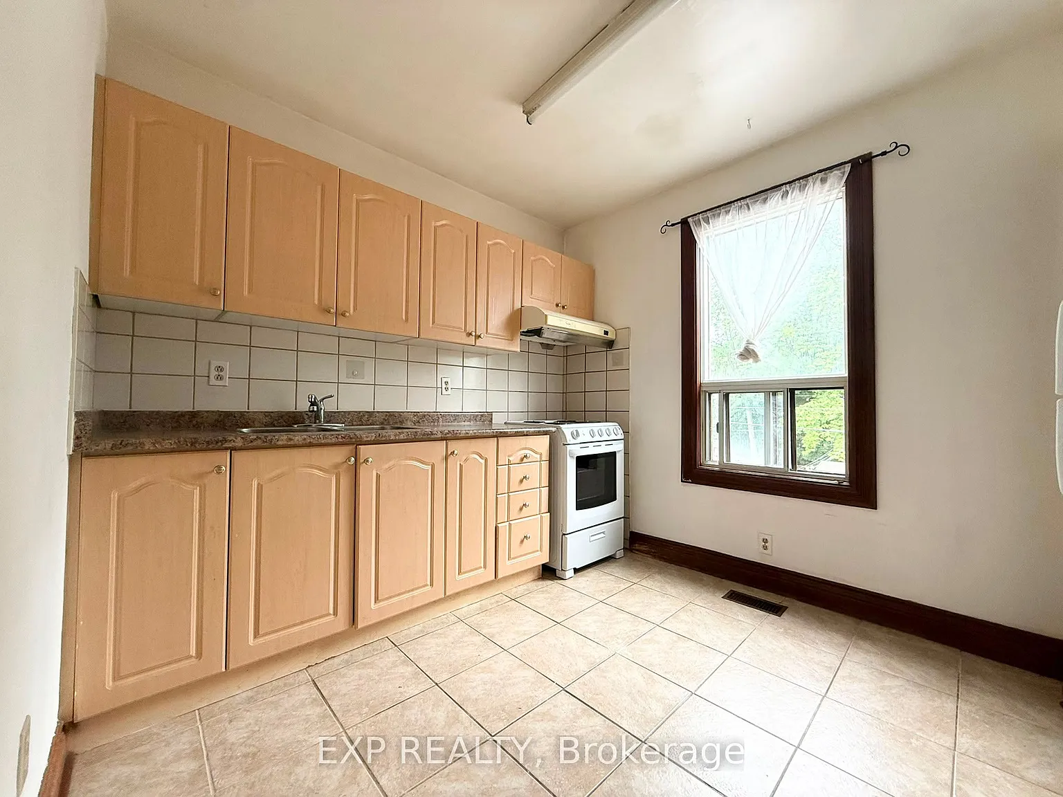2 bed, $2,450 — Photo 1