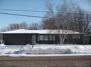 4104 S Lewis Ave, Sioux Falls, SD 57103