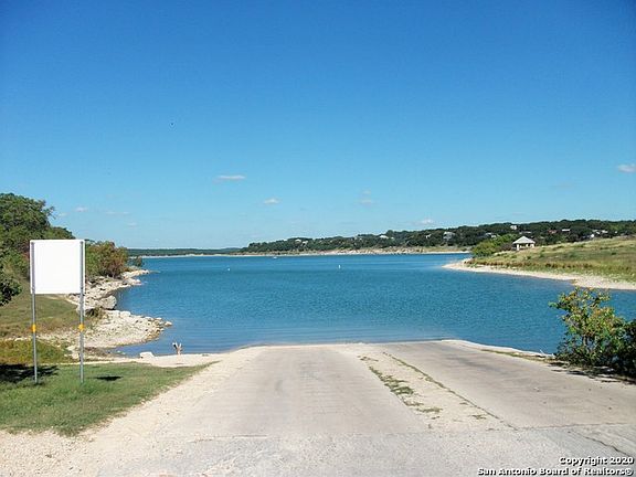 4th image of 324 Lake Park Loop