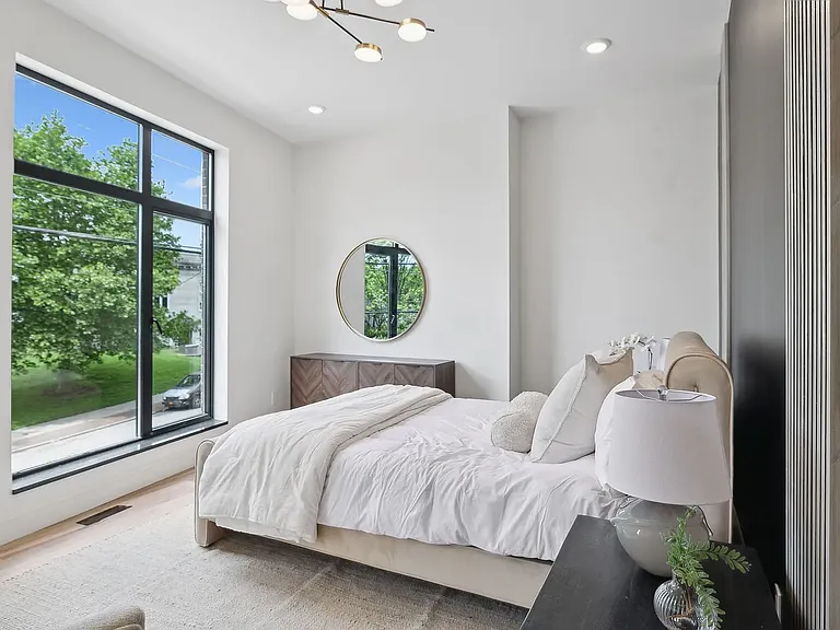 1103 Forest Ave #E — Photo 9