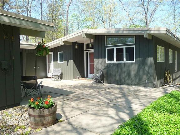 2nd image of 7172 Glencoe Dr