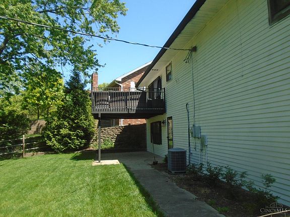 5th image of 127 Farmington Dr