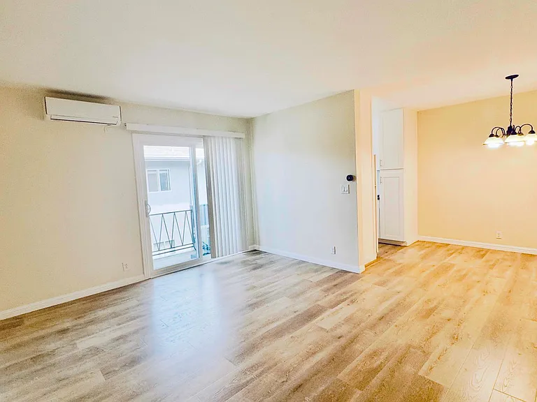 642 N. Hayworth Ave. — Photo 6