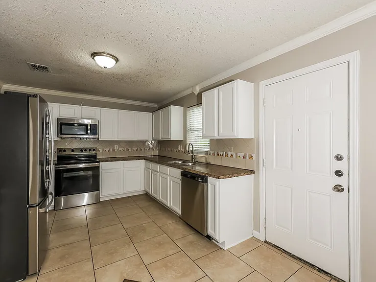 3115 Teodoro Dr — Photo 8