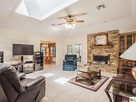 2nd image of 205 Saint Andrews Pl