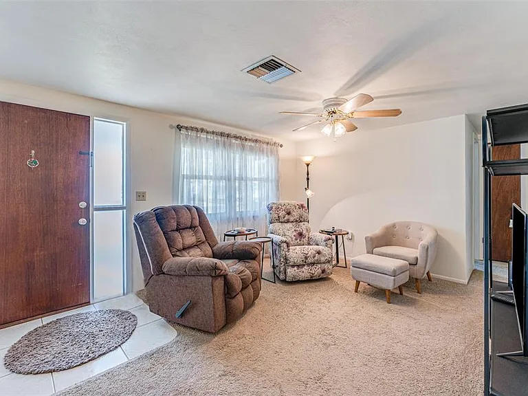 7144 Kapp Ct — Photo 3