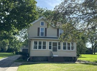 1962 Beulah AVENUE, East Troy, WI 53120