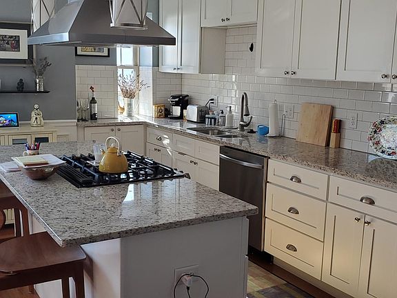 4th image of 7 Mount Hope Ave #309