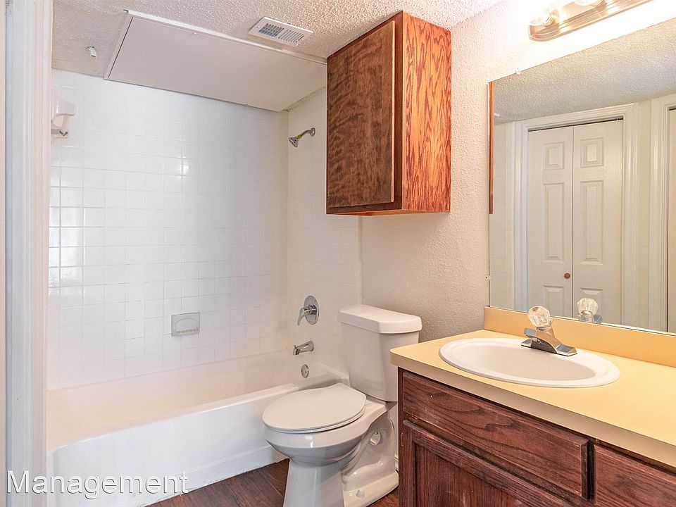 2nd image of 4915 Gaston Ave #206