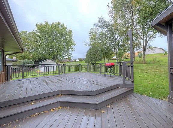 2nd image of 3648 Lookout Dr
