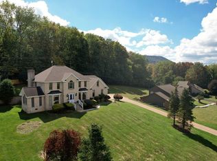6 Fairlane Dr, Bluefield, VA 24605