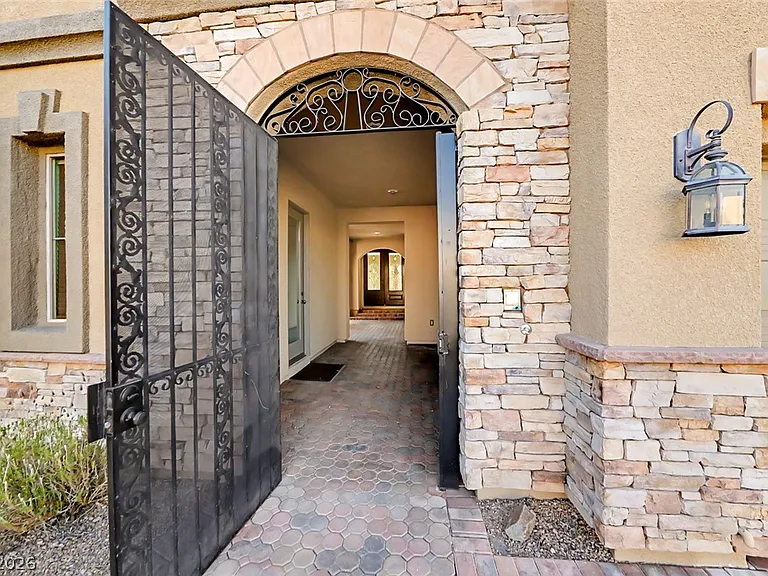 9536 Bella Di Mora St — Photo 2