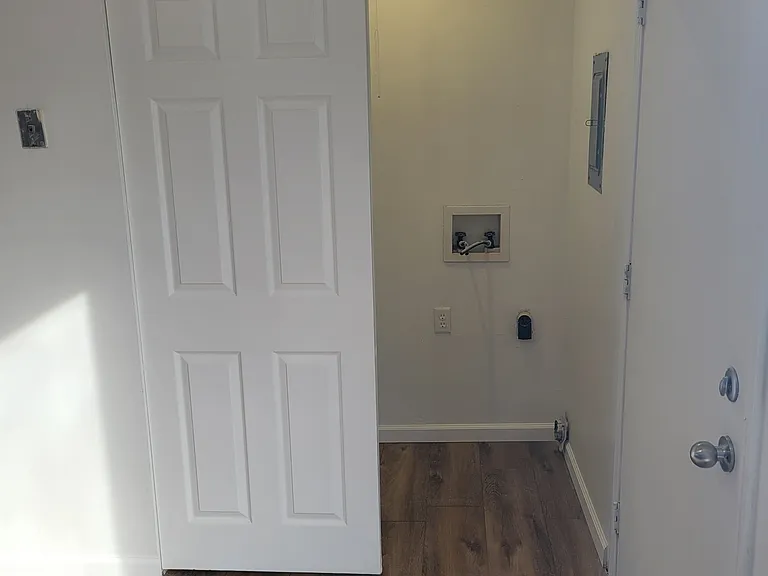 1901 Nancy Ct #7 — Photo 3