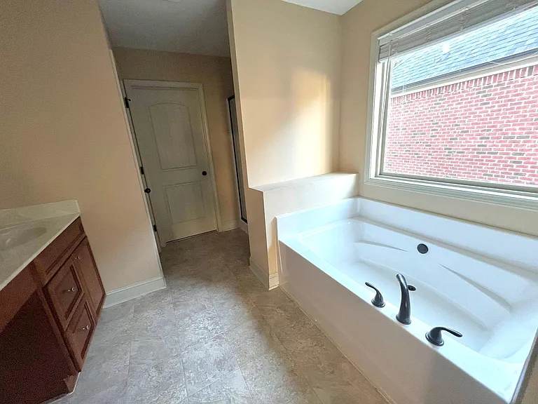 698 Channel Ln — Photo 11