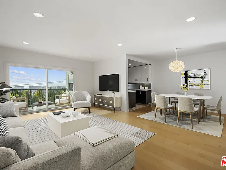 8550 Holloway Dr #405 — Photo 3
