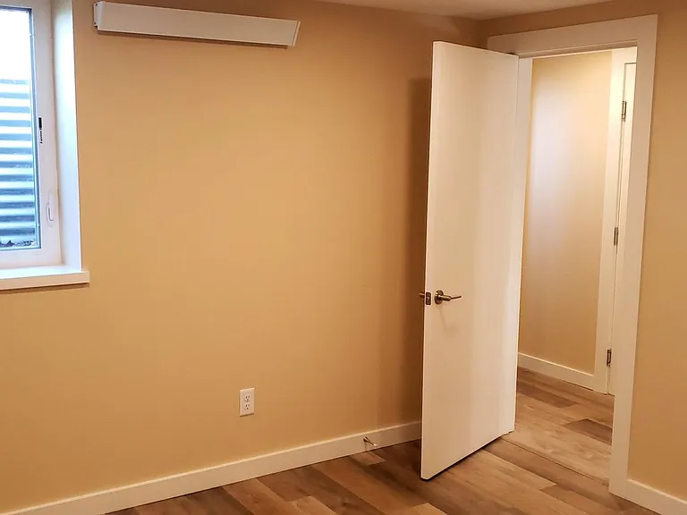 3219 N Willamette Blvd — Photo 2